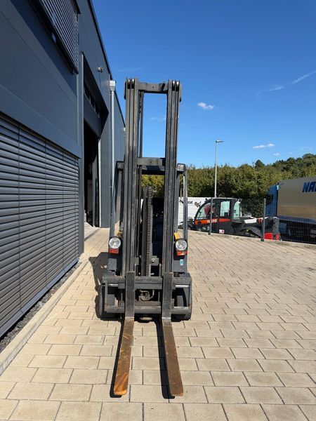 Použit&aacute; manipulačn&aacute; technika Jungheinrich EFG VAC 20 &mdash; Booster Lift