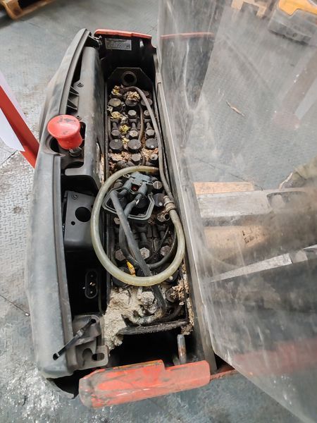 Použit&aacute; manipulačn&aacute; technika Linde L10 bad battery &mdash; Booster Lift