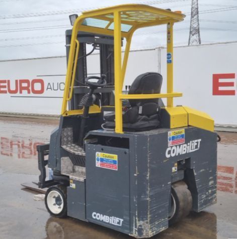 Použit&aacute; manipulačn&aacute; technika Combilift CBE-3000 BJ:2022 &mdash; Booster Lift