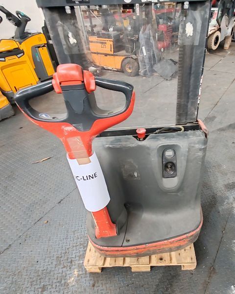 Použit&aacute; manipulačn&aacute; technika Linde L10 bad battery &mdash; Booster Lift