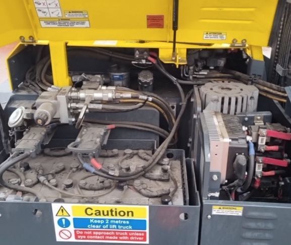 Použit&aacute; manipulačn&aacute; technika Combilift CBE-3000 BJ:2022 &mdash; Booster Lift