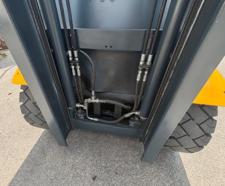 Použit&aacute; manipulačn&aacute; technika Jungheinrich TFG 430s 1555h/ 4.3m/ 4v &mdash; Booster Lift
