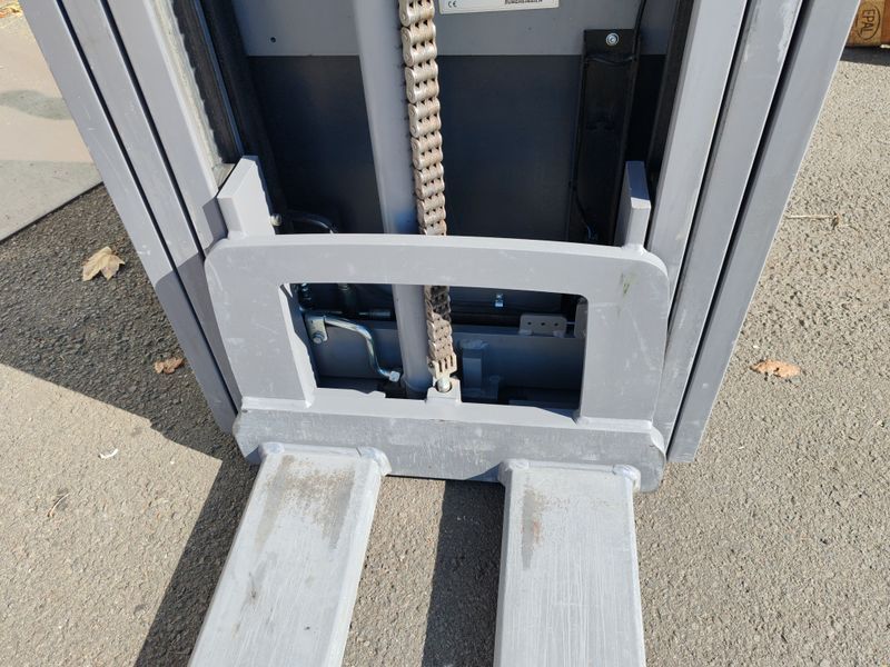 Used material handling equipment Jungheinrich EJC 216 5.25m / batt 2021 &mdash; Booster Lift