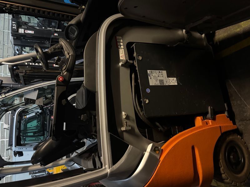 Použit&aacute; manipulačn&aacute; technika Still RX20-18PH &mdash; Booster Lift
