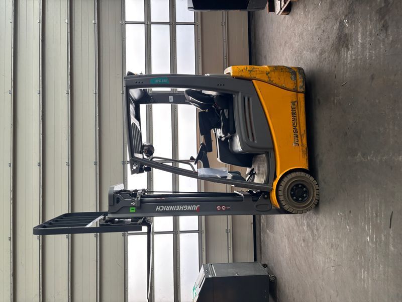 Použit&aacute; manipulačn&aacute; technika Jungheinrich EFG 215 &mdash; Booster Lift
