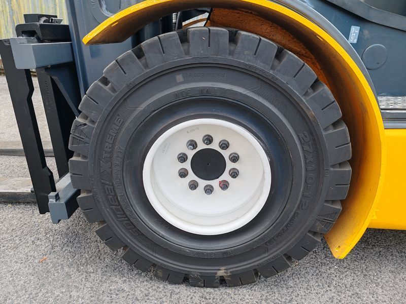 Použit&aacute; manipulačn&aacute; technika Jungheinrich TFG 430s 1555h/ 4.3m/ 4v &mdash; Booster Lift