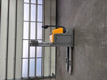 Použit&aacute; manipulačn&aacute; technika Jungheinrich EJC 212 &mdash; Booster Lift
