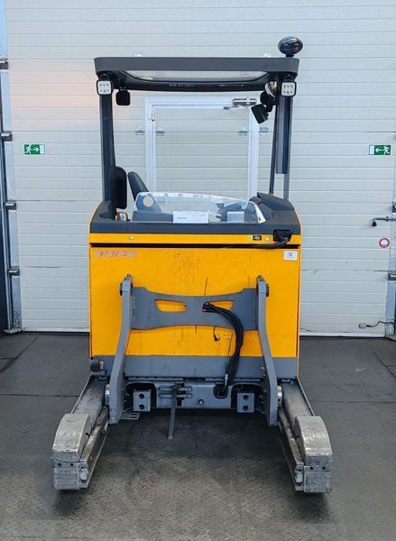 Použit&aacute; manipulačn&aacute; technika Jungheinrich ETV 214 &mdash; Booster Lift