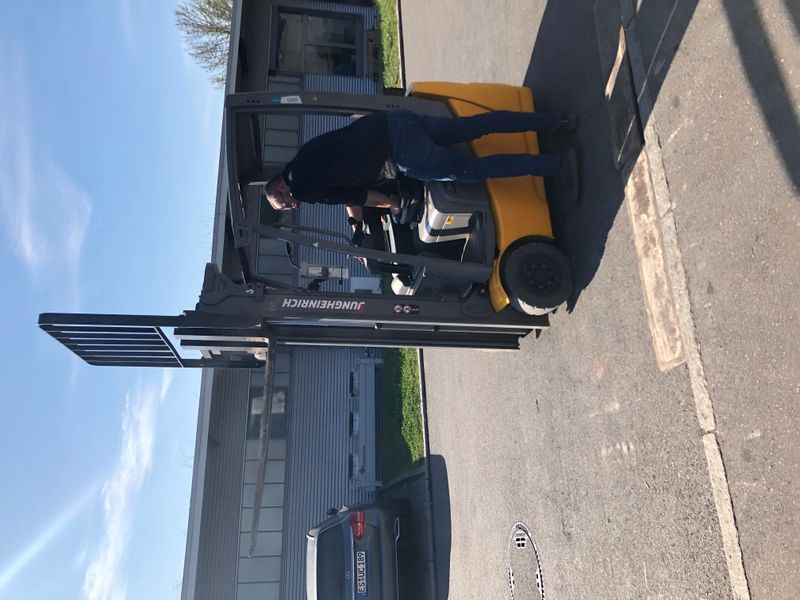 Použit&aacute; manipulačn&aacute; technika Jungheinrich EFG215 Li-ion /3.3m/ 5799h &mdash; Booster Lift