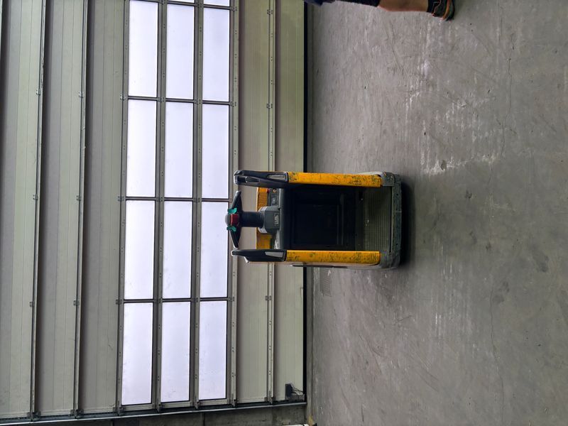 Used material handling equipment Jungheinrich ERE 225 Li-Lon &mdash; Booster Lift