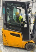 Used material handling equipment Jungheinrich EFG 213 DZ500 &mdash; Booster Lift