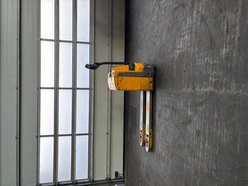 Used material handling equipment Jungheinrich EJE 120 &mdash; Booster Lift