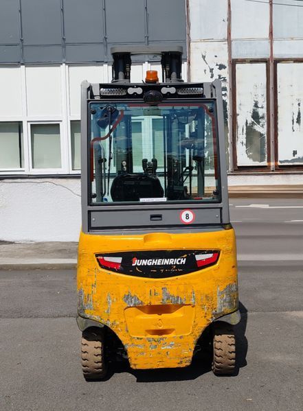 Použit&aacute; manipulačn&aacute; technika Jungheinrich EFG 425ks 6.5m/ batt2021/ 4v &mdash; Booster Lift