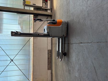 Použit&aacute; manipulačn&aacute; technika Still EXV 12i &mdash; Booster Lift
