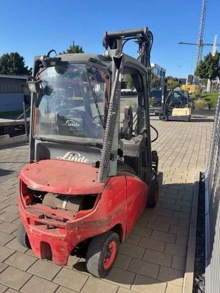 Použit&aacute; manipulačn&aacute; technika Linde H18D &mdash; Booster Lift