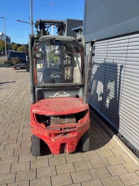 Použit&aacute; manipulačn&aacute; technika Linde H18D &mdash; Booster Lift