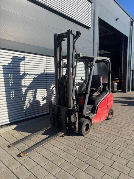 Použit&aacute; manipulačn&aacute; technika Linde H18D &mdash; Booster Lift