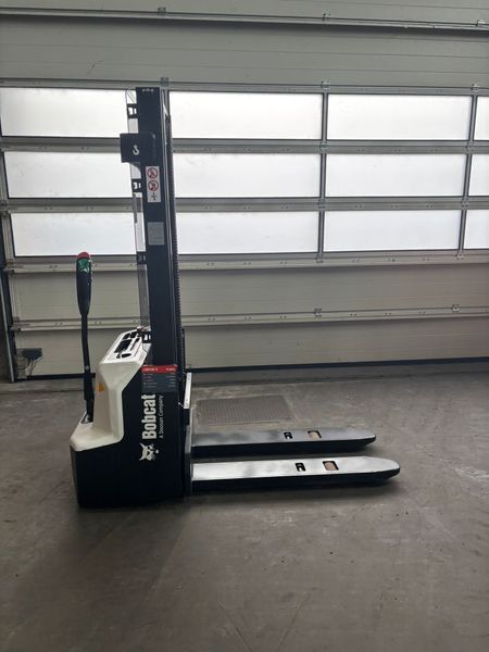 Použit&aacute; manipulačn&aacute; technika Bobcat LSM12N-i Neuger&auml;t!!! &mdash; Booster Lift