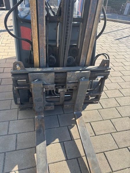 Použit&aacute; manipulačn&aacute; technika Linde H18D &mdash; Booster Lift