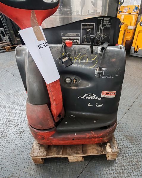 Použit&aacute; manipulačn&aacute; technika Linde L12 defect &mdash; Booster Lift