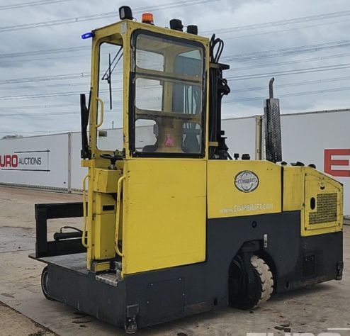 Použit&aacute; manipulačn&aacute; technika Combilift C2500DST Diesel &mdash; Booster Lift