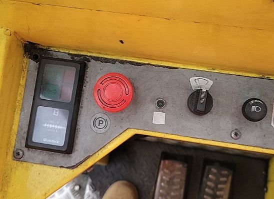 Použit&aacute; manipulačn&aacute; technika Combilift C2500DST Diesel &mdash; Booster Lift