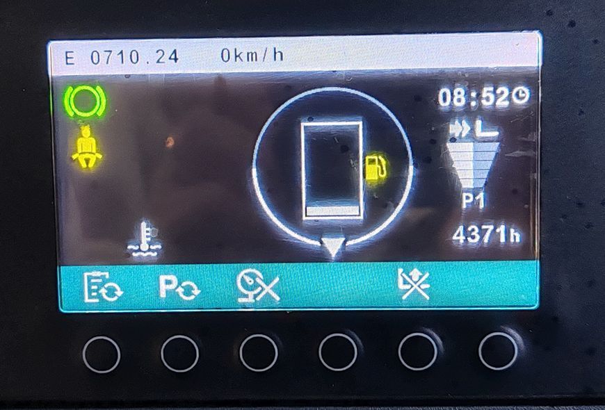 Použit&aacute; manipulačn&aacute; technika Jungheinrich DFG 425s 5.5m/ 4v/ 4371mh &mdash; Booster Lift