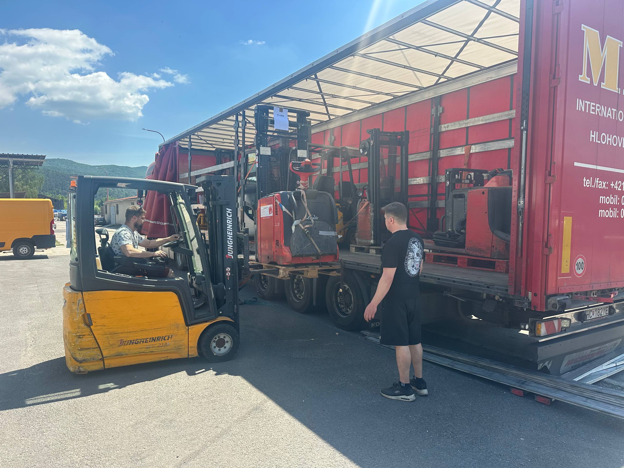 Nové skladové vozíky Jungheinrich a Linde skladom | Booster Lift